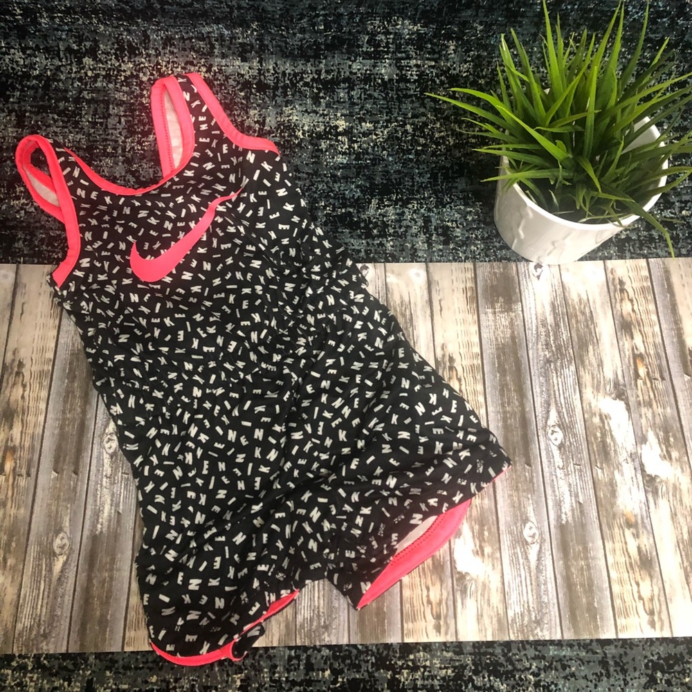 🌺 Black and pink nike jumper size 18 months 🌺